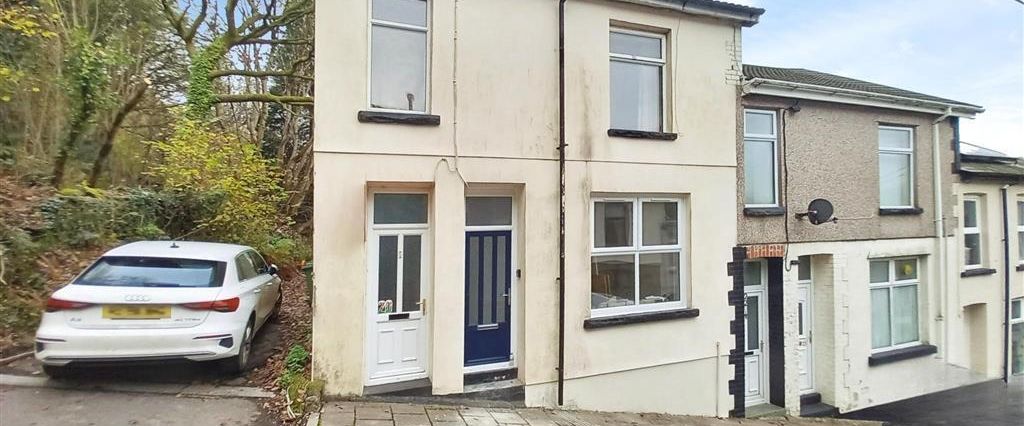 Wordsworth Street, Cwmaman, Aberdare - Photo 1