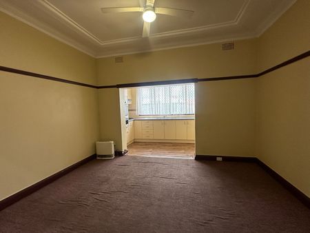 Home For Rent - Photo 5