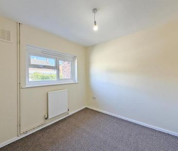 2 bedroom semi-detached bungalow to rent - Photo 6