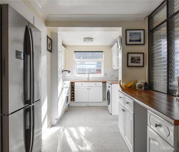 3 bedroom terraced house to rent - Photo 2