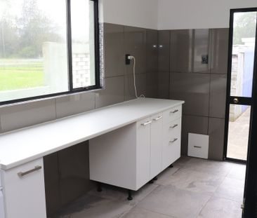 Lifestyle living with space and equestrian appeal - Photo 3