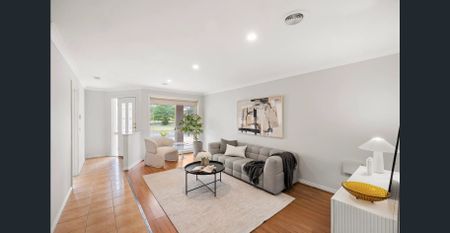 Comfortable Family Living Opposite Parklands - Photo 3