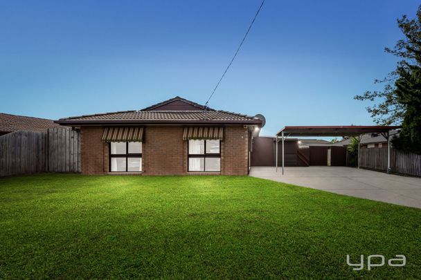 8 Bower Drive, Werribee - Photo 1