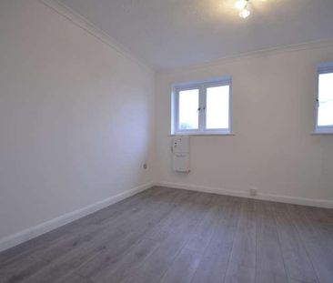 Shellfield Close, Staines-upon-thames, TW19 - Photo 2