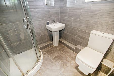 2 bedroom semi-detached house to rent - Photo 5