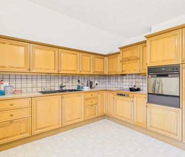 Charming single room with practical furniture in Oberweningen - Foto 5