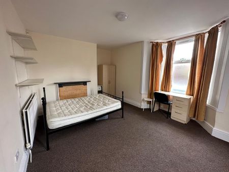 5 bedroom terraced house to rent - Photo 2