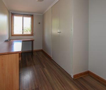 Spacious Four Bedroom Family Home in Fantastic Location - Photo 5