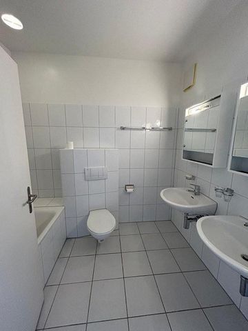 Wohnen mit Aussicht - helle 3.5-Zimmerwohnung in Reigoldswil - Foto 5