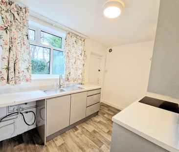 3 bedroom terraced house to rent - Photo 3