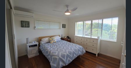 SPACIOUS FAMILY HOME IN PRIME KENMORE LOCATION - Photo 4