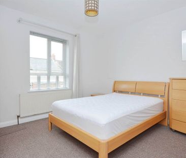 24 Maldon Court, Belfast, BT12 6GY - Photo 5