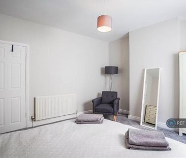 4 bedroom detached house to rent - Photo 4