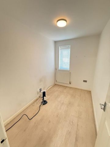 4 bedroom terraced house to rent - Photo 5