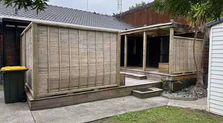 One Level Family Home in Unsworth Heights - Photo 5