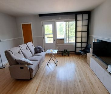 8390 Rue Centrale - Photo 1