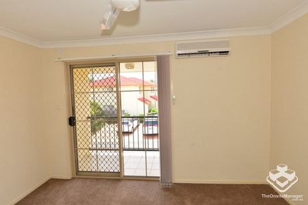 Walk to School! Spacious Townhouse for Rent in Sunnybank Hills - Photo 5
