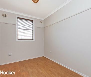 Charming & Comfortable 2-Bedroom Home! - Photo 5