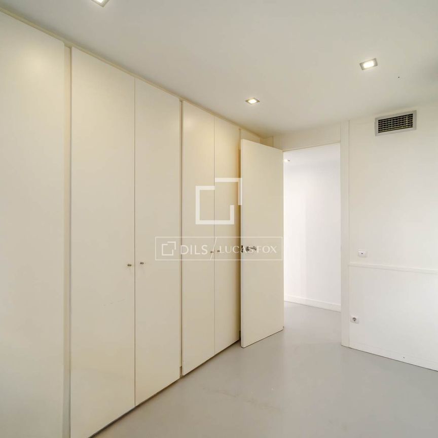 Excellent 3 Bedroom apartment with 10m² terrace for rent in El Pla del Real - Photo 1