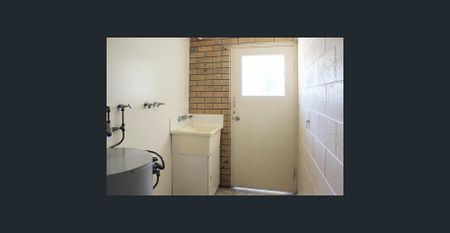 Conveniently Located 2 Bedroom Unit - Photo 4