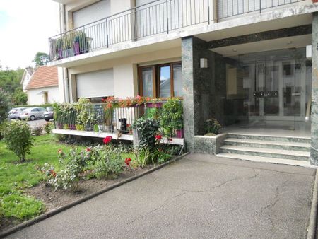 En dernier étage, appartement 3 pièces de 71m² avec cave, garage et parking à louer - LE BAN-SAINT-MARTIN, - Photo 3