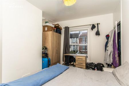 4 bedroom terraced house to rent - Photo 2