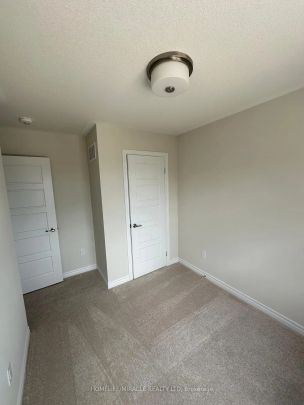 Condo Townhouse For Lease | X9248855 - Photo 1