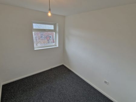 Heron Drive, Irlam - Photo 3