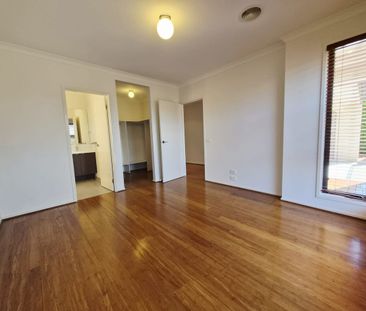 A calm and private court-side lifestyle - Photo 4