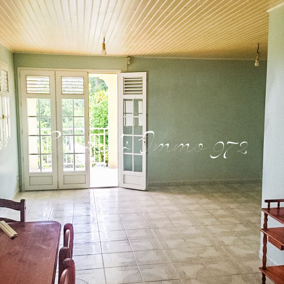 Location Maison 4 pièces 88m² LE FRANCOIS 97240 - Photo 1