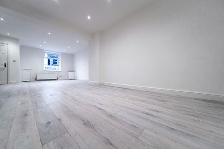 Room in a Shared House, Capstone Road, BR1 - Photo 2