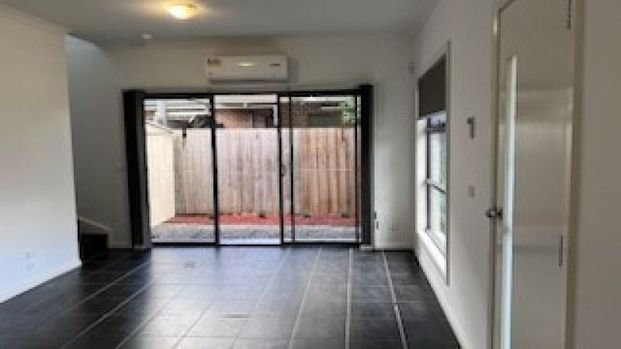 Modern Luxury Living - Photo 1