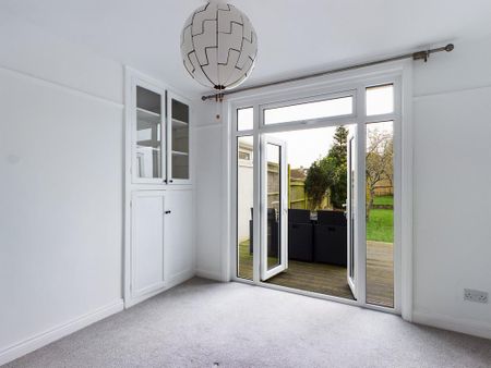 3 bedroom semi-detached house to rent - Photo 2