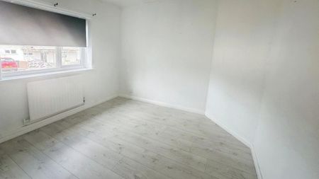 2 bedroom bungalow to rent - Photo 2