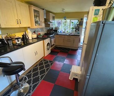 Room in a Shared House, Wanlip Road, E13 - Photo 2