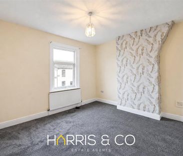 2 bedroom end of terrace house to rent - Photo 4