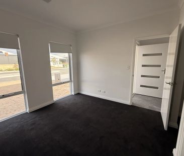 Brand New 4-Bedroom Home in Tranquil Madora Bay - Photo 4
