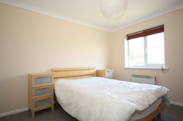 Bisley, Woking - Photo 1