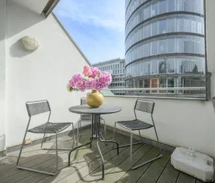 Fully Furnished with A/C for up to 6 months with Balcony - Foto 3