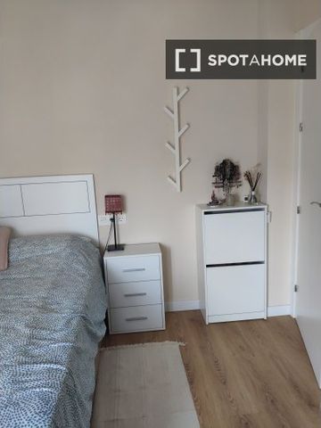 granada, Andalusia 18012 - Photo 5