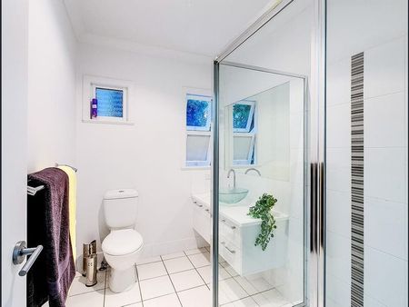 23 Newcastle Street, Fairfield QLD 4103 - House For Rent - $750 | Domain - Photo 4