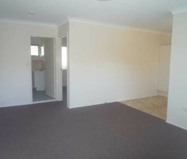 AIR CONDITIONED 1 BEDROOM UNIT IN EXCELLENT LOCATION! - Photo 6