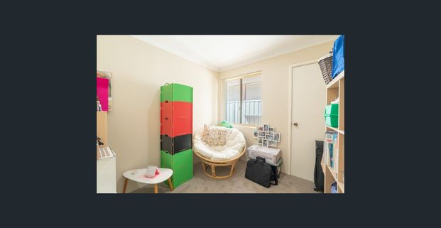 4x2 Family Home with Multiple Living Areas - Photo 1