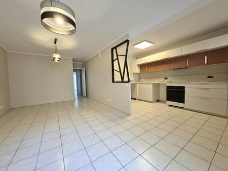 Location Appartement 3 pièces 62m² NIMES 30900 - Photo 3