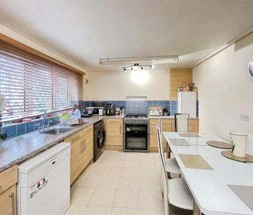 2 bedroom maisonette to rent - Photo 4