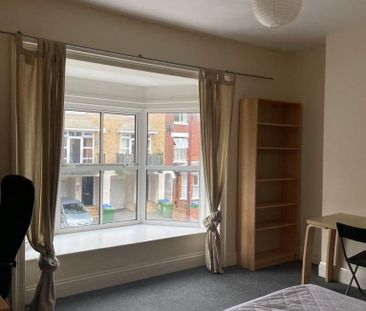 4 bedroom terraced house to rent - Photo 4