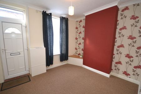 2 bed Mid Terraced House for Rent - Photo 2