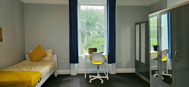 Royal Canal Terrace, Dublin - Photo 1