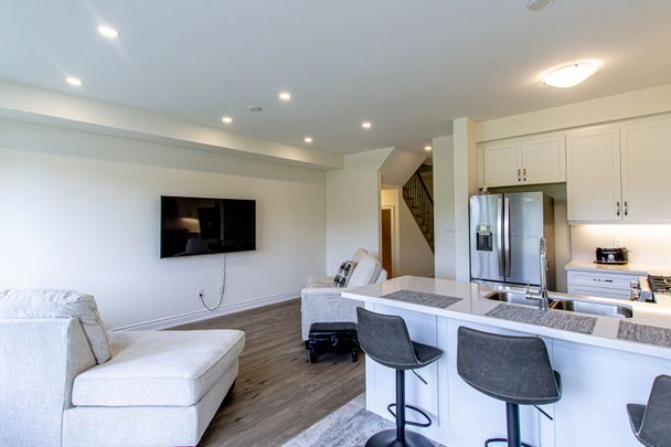 For Lease - 18 Little River Crossing, Wasaga Beach, Ontario - Photo 1