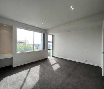Modern home in the heart of Wigram! - Photo 6